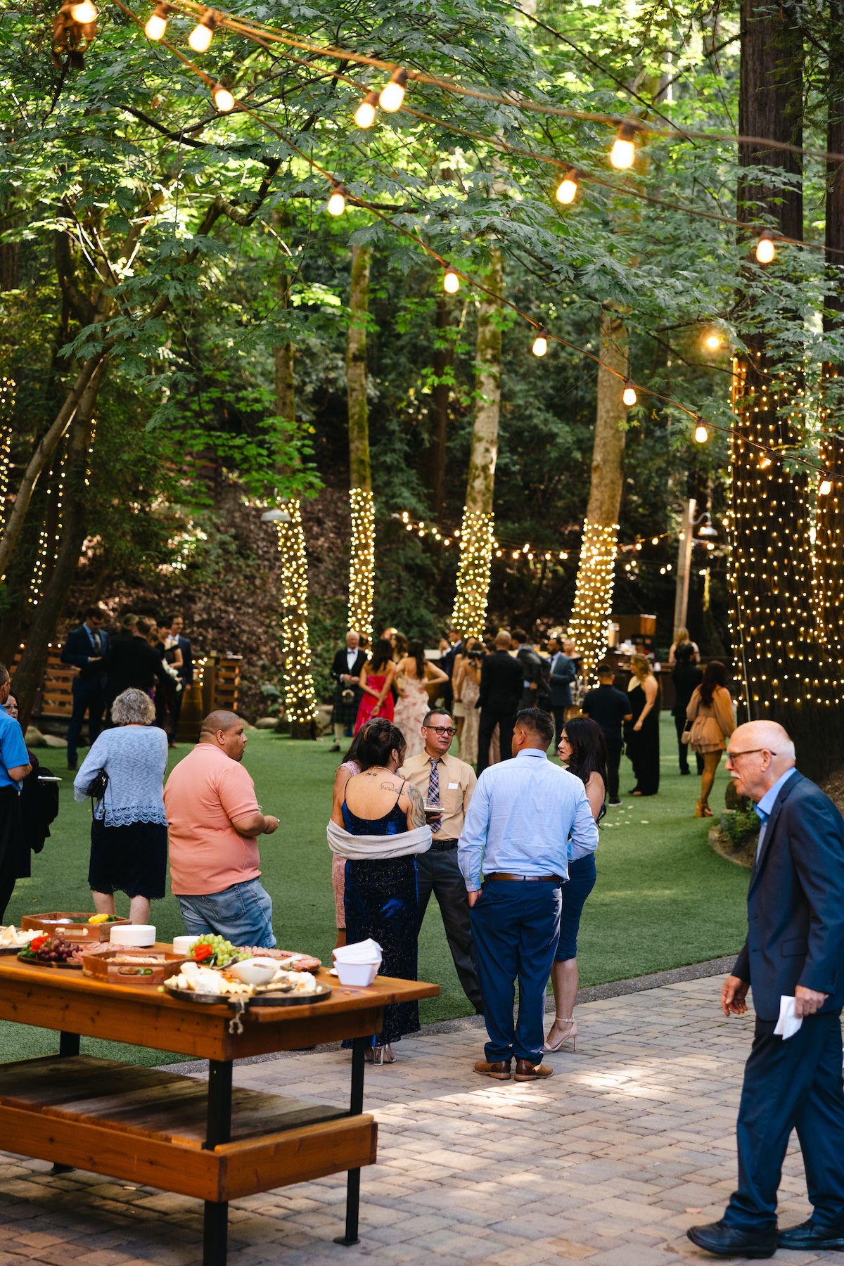 Cocktail hour at Cathedral Grove at Saratoga Springs California.