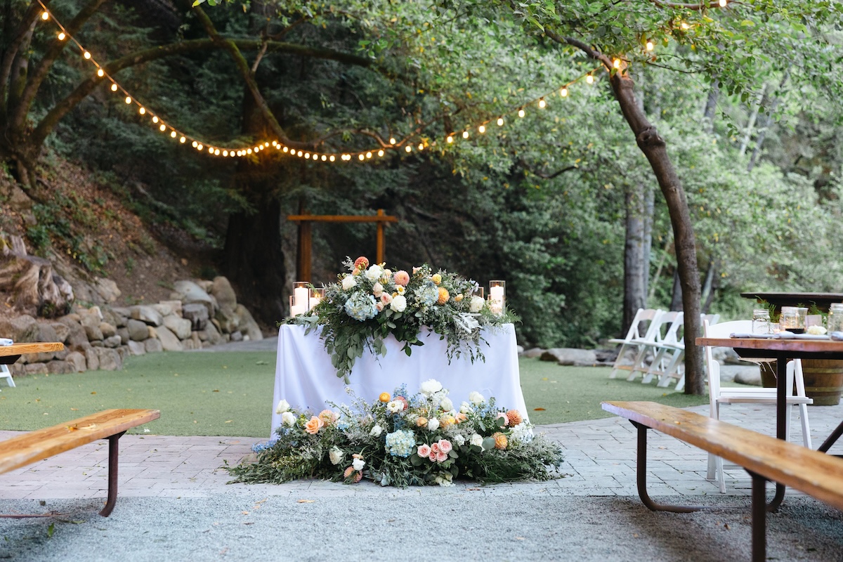 Sweetheart table at Redwood Grove in Saratoga Springs California. Florals by H&J Flowers.